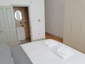 Forest House Hotel - Booking Information and Tips