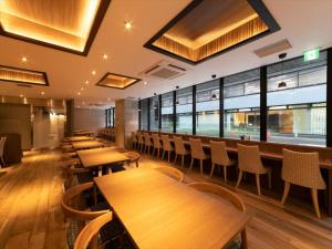 Garner Hotel Osaka Honmachi Station - Transportation and Parking