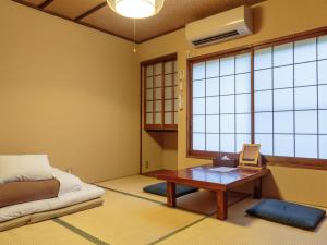 Gion Ryokan Q-beh - Staff and Language Support