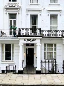 Glendale Hyde Park Hotel - Additional Information and Services
