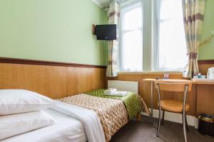 Gower Hotel - Transportation Options