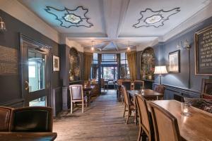 Guy Fawkes Inn - Nearby Attractions and Parking