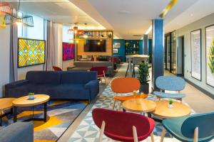 Hampton by Hilton London Park Royal - Transportation Options