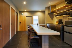HANARE KYOTO Hachijoguchi - Frequently Asked Questions