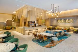 Hilton Garden Inn Kyoto Shijo Karasuma - Language Support