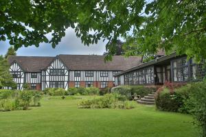 Hogarths Stone Manor - How to Visit