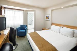 Holiday Inn Basingstoke, an IHG Hotel - Location and Convenience