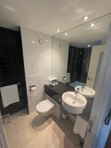 Holiday Inn Express Manchester City Centre, an IHG Hotel - Dining and Refreshments