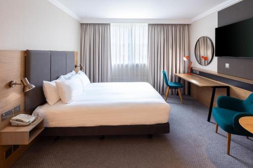 Holiday Inn High Wycombe M40, Jct.4, an IHG Hotel - Language and Accessibility