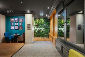 Holiday Inn Leeds Brighouse, an IHG Hotel - Questions About Staying Here