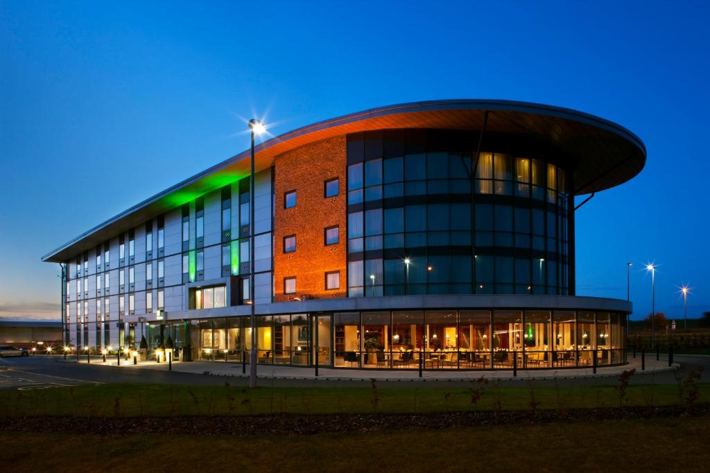 Holiday Inn Salisbury - Stonehenge, an IHG Hotel - Questions About Staying Here