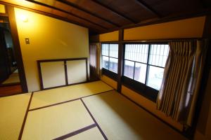 Honmachi Juku - Traditional Atmosphere and Charm
