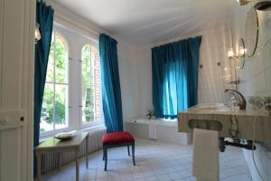 Hostellerie Du Château Les Muids - Flexible Check-in and Check-out