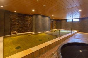 Hot Spring Osaka Hinode Hotel Nipponbashi - Convenient Transportation Access