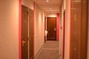 Hotel Boti Boti - Accessibility and Transportation