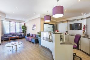 Hotel Brise De Mer - Indoor & Outdoor Swimming Pool - Check-in, Check-out, and Policies