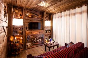 Hotel Cap Pirate - Transportation and Access