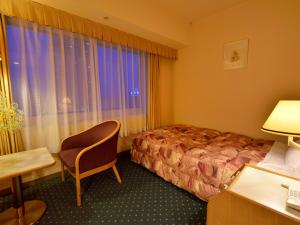 Hotel Crown Palais Hamamatsu - Nearby Airports