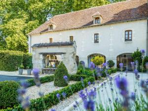 Hotel De Bourbon Grand Hotel Mercure Bourges - Outdoor Features