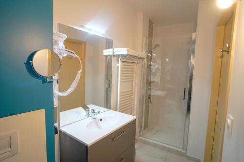 Hotel De La Croix Blanche - Guest Experience and Reviews