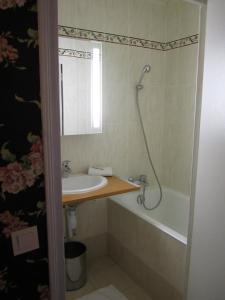 Hotel De Nice - Room Features and Décor