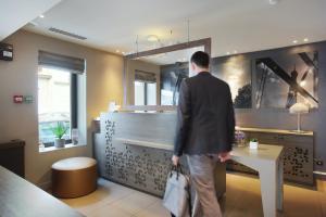 Hotel Eiffel Capitol - Policies and Check-in/Out