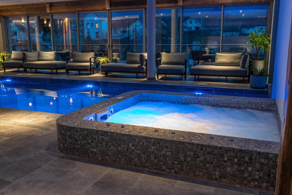 Hotel Interlaken Lounge Bar & Spa - Nearby Attractions and Activities