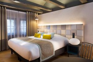 Hotel Le Colombier Suites - Exploring the Surrounding Area