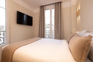 Hotel Le Daum - Nearby Attractions and Transportation