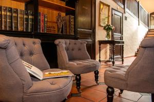 Hotel Le Donjon - Heart of the Medieval City - Nearby Attractions and Activities