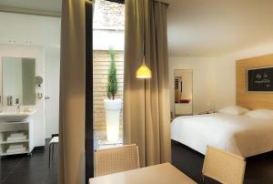 Hotel Le Pavillon 7 - Nearby Attractions