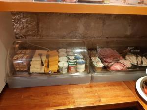 Hotel Lights Montmartre Paris - Additional Hotel Features