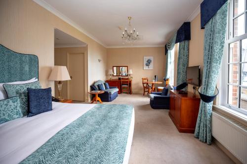 Hotel Miramar - Policies and Considerations
