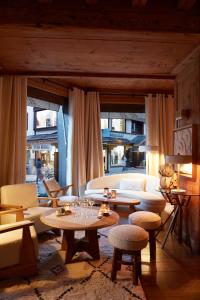 Hotel Mont Blanc Megève - Location and Accessibility