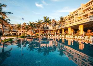 HOTEL MOON BEACH MUSEUM RESORT - Comprehensive Resort Amenities