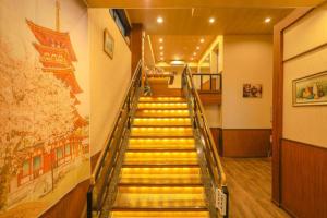 Hotel Naniwa Shinsekaimae - Languages Spoken