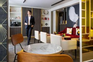 Hotel Nude Paris - Color Vision - Policies for Guests