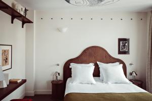 Hotel of the Academies and the Arts - How To Book Your Stay