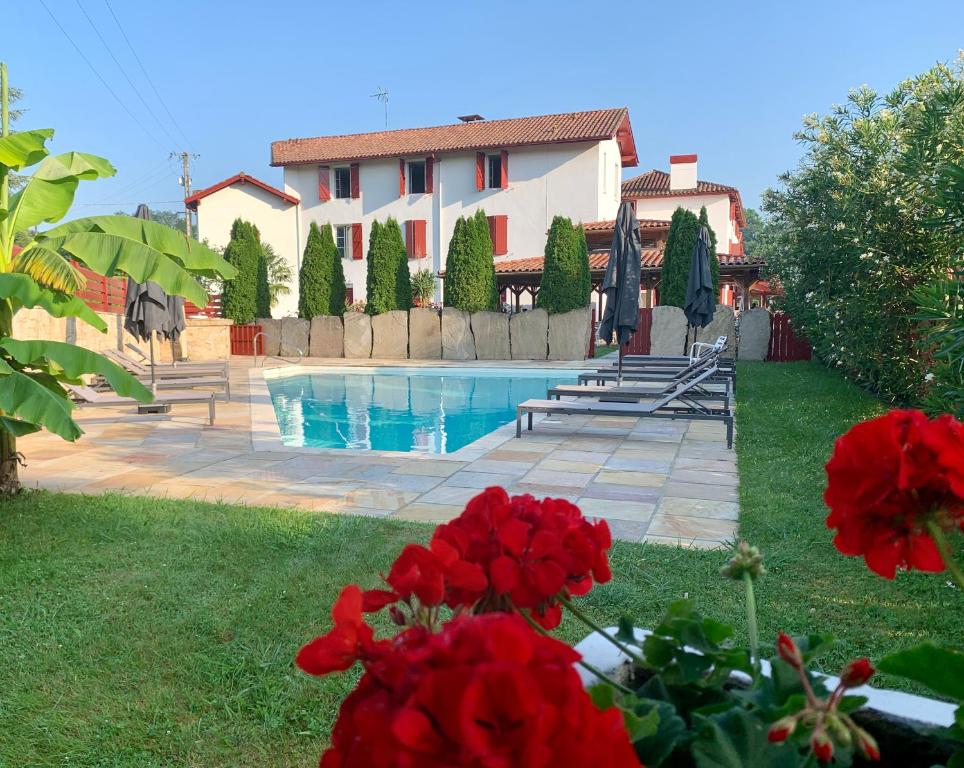 Hotel Restaurant Txistulari - How to Book Your Stay