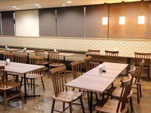 Hotel Sun Plaza Sakai - Parking and Transportation
