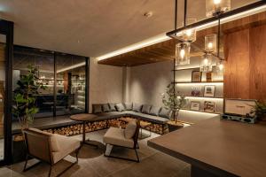 Hotel Ten to Ten - Policies and Regulations