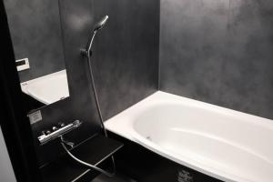 Hotel Vievle Namba South - Nearby Attractions and Accessibility