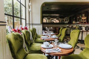 Hotel Welcome - About Staying Here