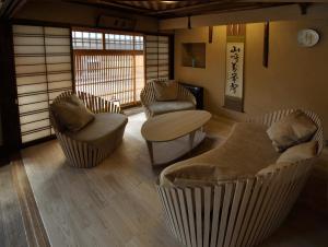 IZUYASU Traditional Kyoto Inn Serving Kyoto Cuisine - Guest Experiences and Feedback