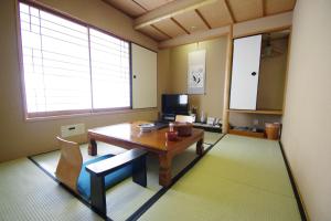 Jasmac Plaza Hotel - Room Amenities