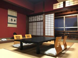 Katsuzakikan - Accessibility and Transportation
