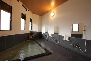 Kawahiro - Booking and Availability