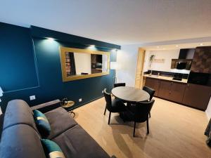 Kyriad Lisieux - Check-in and Check-out