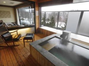 Lake Shikotsu Tsuruga Resort Spa Mizu No Uta Review - Spa Services