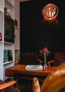 Le Citizen Hotel - Nearby Attractions and Amenities